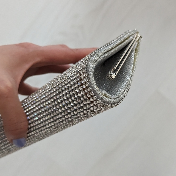 Brand New Top Clasp Silver Crystal Clutch with 2 chain options - Picture 3 of 5